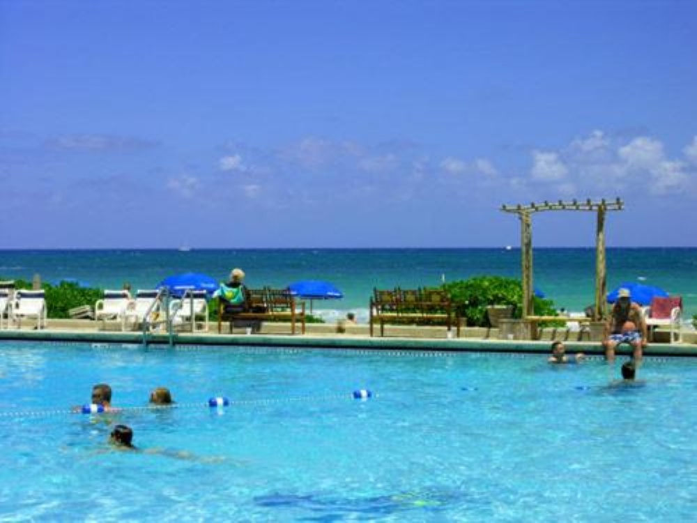 Ocean Manor Beach Resort Image 12